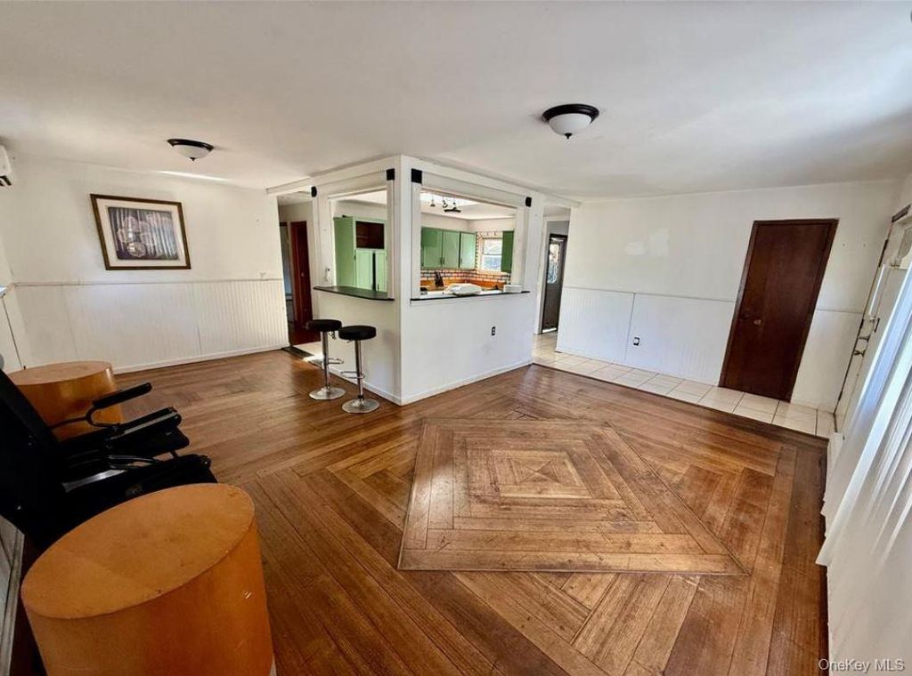 142 Palmer Street, Brentwood, NY 11717 — photo 4