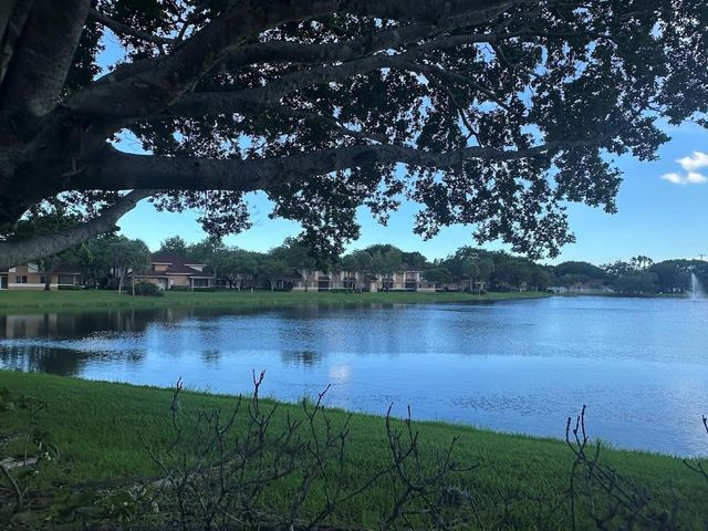 9202 NW 9th Court, Plantation, FL 33324