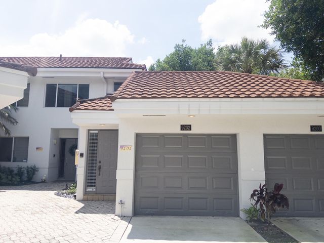 9202 NW 9th Court, Plantation, FL 33324