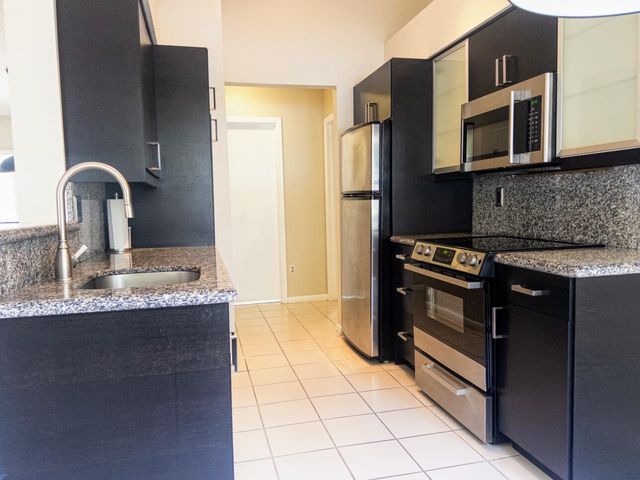 9202 NW 9th Court, Plantation, FL 33324