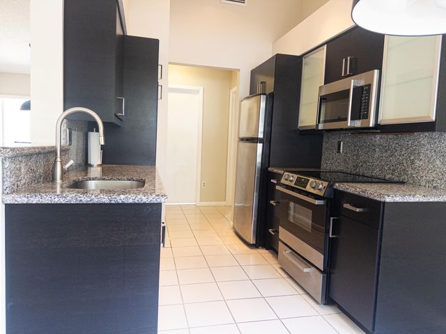 9202 NW 9th Court, Plantation, FL 33324