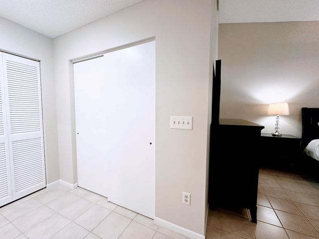 9202 NW 9th Court, Plantation, FL 33324