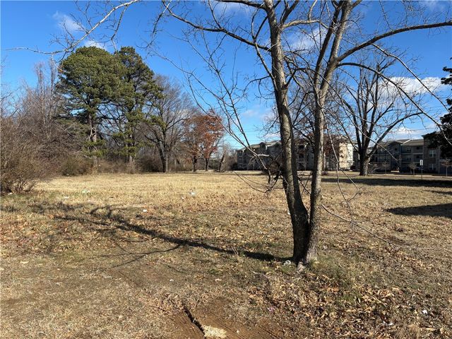 1363 N Rupple Road, Fayetteville, AR 72704