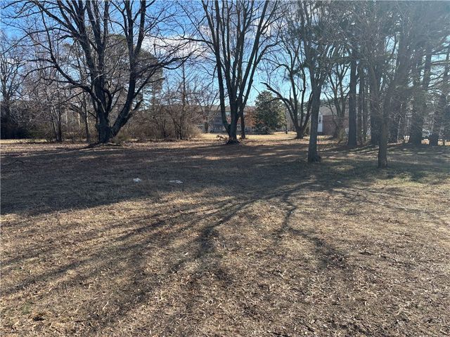 1363 N Rupple Road, Fayetteville, AR 72704