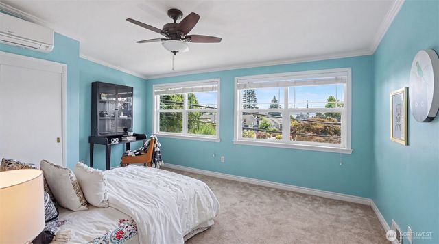 1326 N 40th Street, Seattle, WA 98103