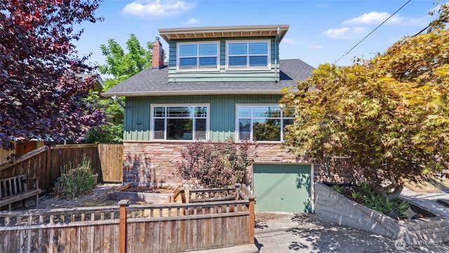 1326 N 40th Street, Seattle, WA 98103