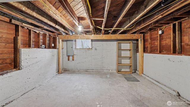 1326 N 40th Street, Seattle, WA 98103