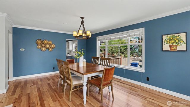 1326 N 40th Street, Seattle, WA 98103