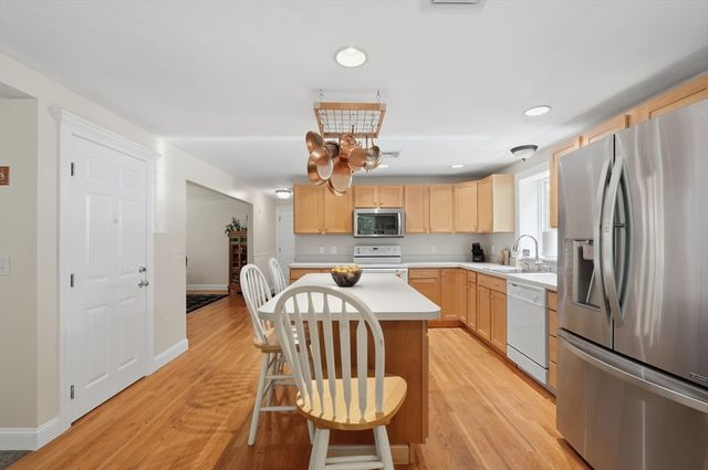 31 Pine Street, Middleboro, MA 02346