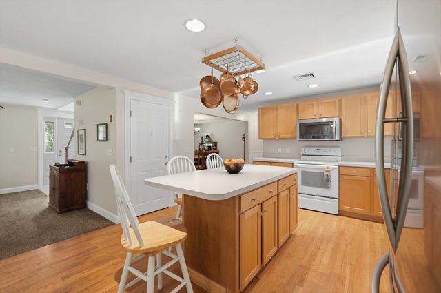 31 Pine Street, Middleboro, MA 02346