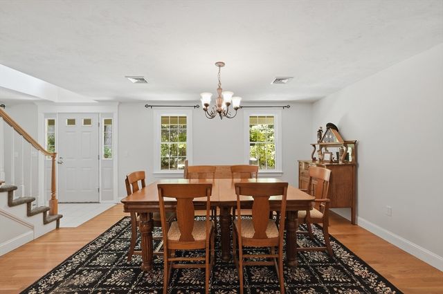 31 Pine Street, Middleboro, MA 02346