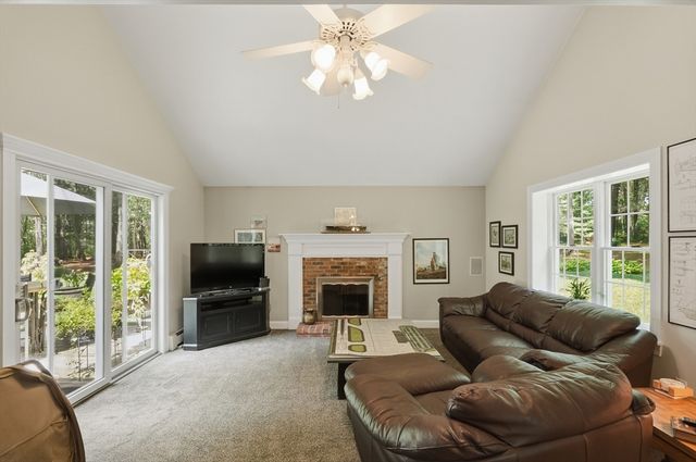 31 Pine Street, Middleboro, MA 02346