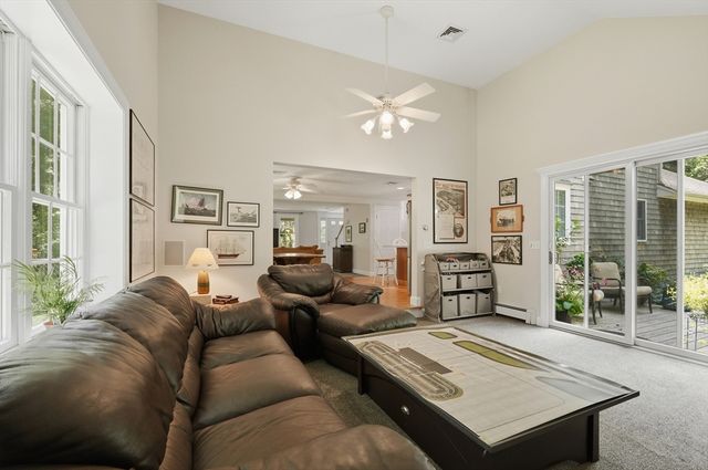 31 Pine Street, Middleboro, MA 02346