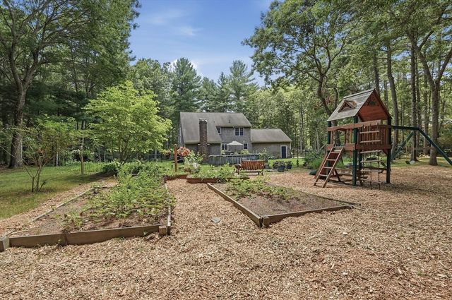 31 Pine Street, Middleboro, MA 02346