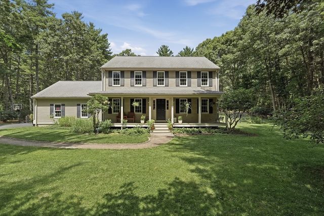 31 Pine Street, Middleboro, MA 02346