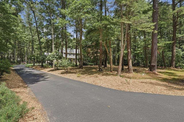 31 Pine Street, Middleboro, MA 02346