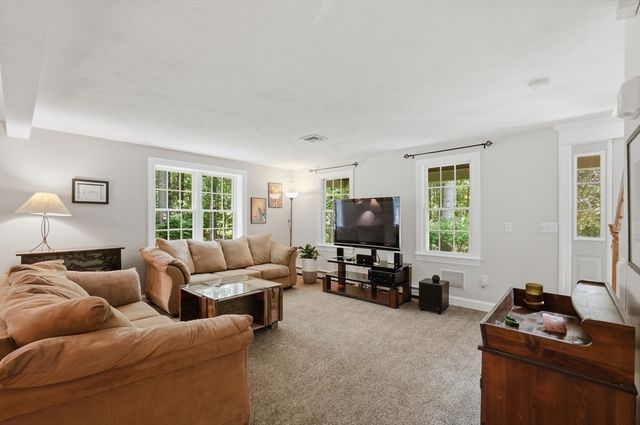 31 Pine Street, Middleboro, MA 02346