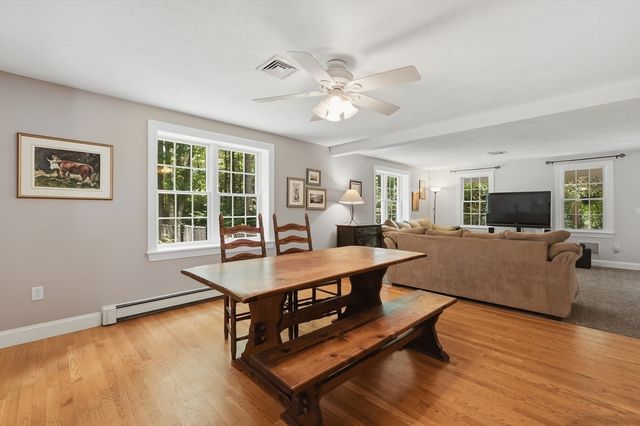 31 Pine Street, Middleboro, MA 02346