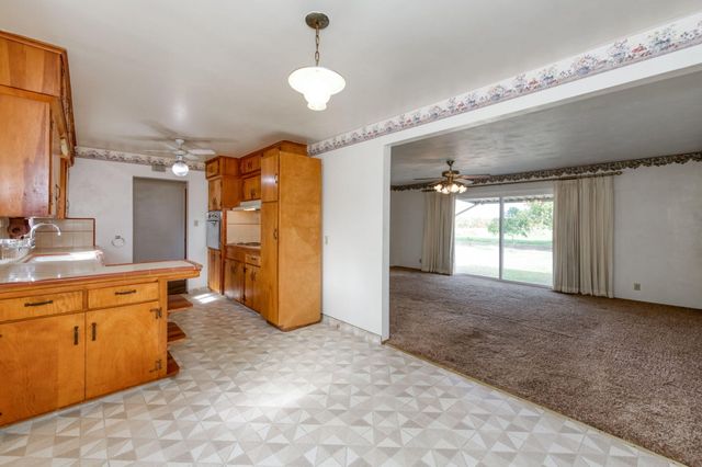 19616 E Parlier Avenue, Reedley, CA 93654