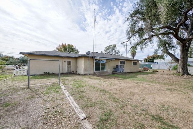 19616 E Parlier Avenue, Reedley, CA 93654