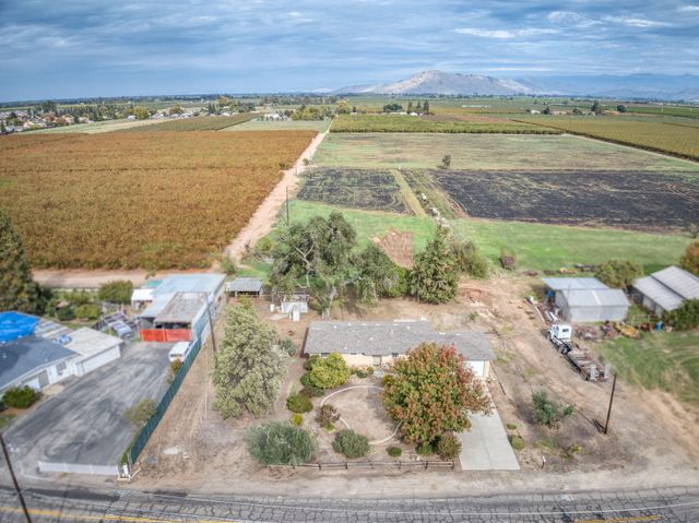 19616 E Parlier Avenue, Reedley, CA 93654