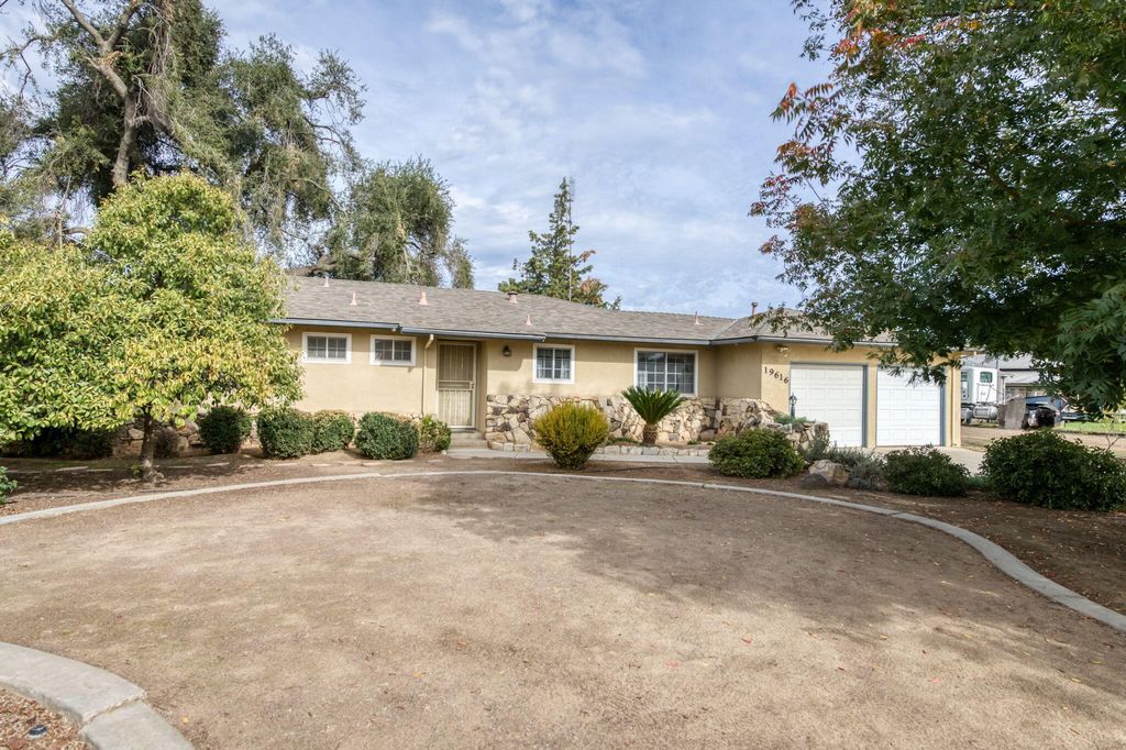 19616 E Parlier Avenue, Reedley, CA 93654