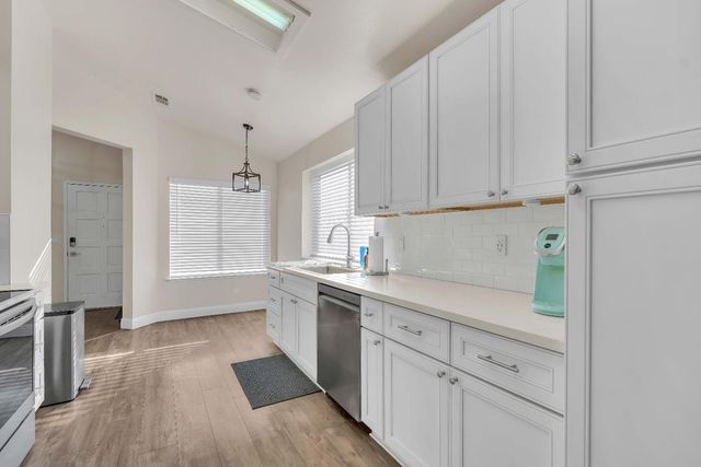 3516 W Dovewood Avenue, Fresno, CA 93711