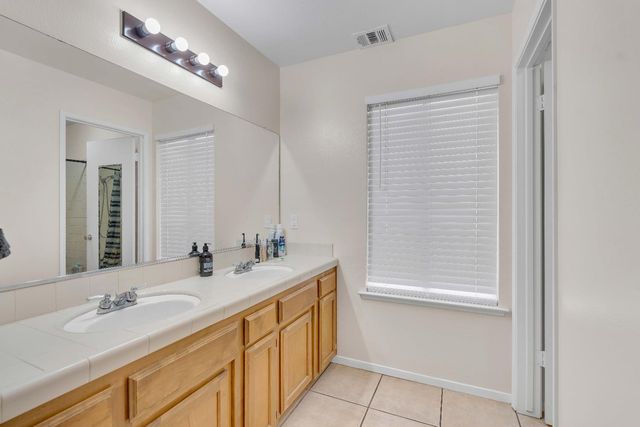 3516 W Dovewood Avenue, Fresno, CA 93711