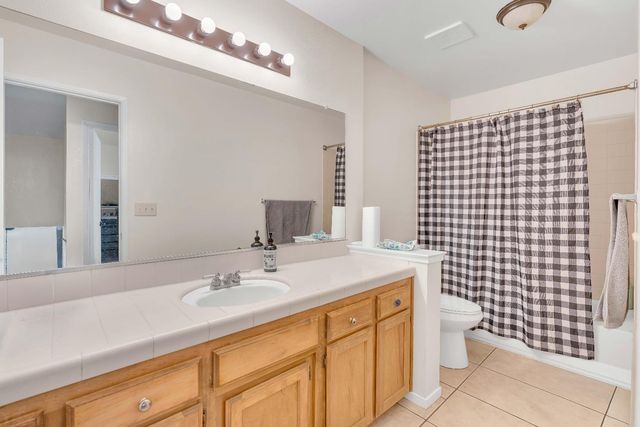 3516 W Dovewood Avenue, Fresno, CA 93711