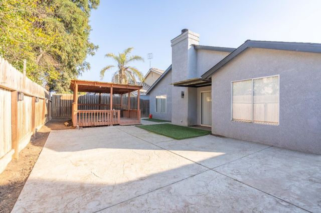 3516 W Dovewood Avenue, Fresno, CA 93711