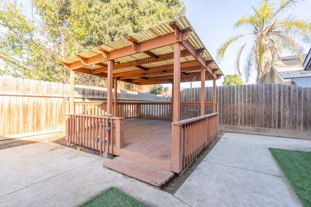 3516 W Dovewood Avenue, Fresno, CA 93711