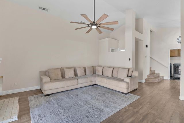 3516 W Dovewood Avenue, Fresno, CA 93711