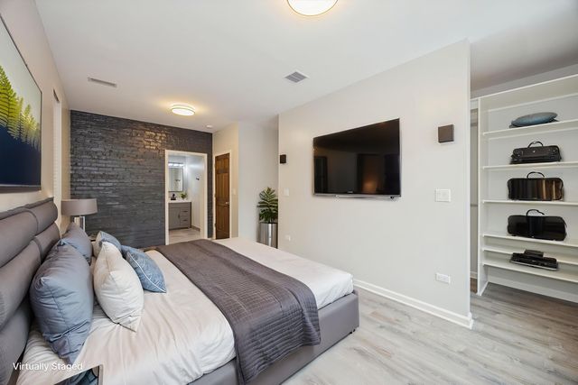2008 W Addison Street 2, Chicago, IL 60618