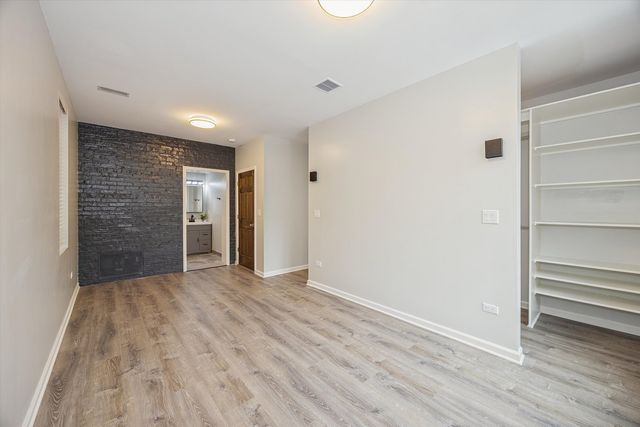 2008 W Addison Street 2, Chicago, IL 60618