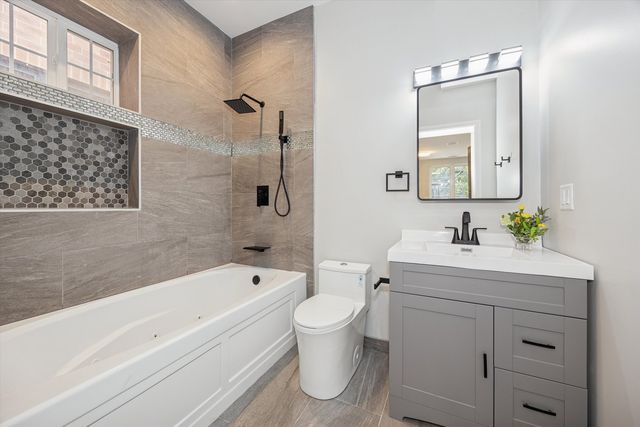 2008 W Addison Street 2, Chicago, IL 60618