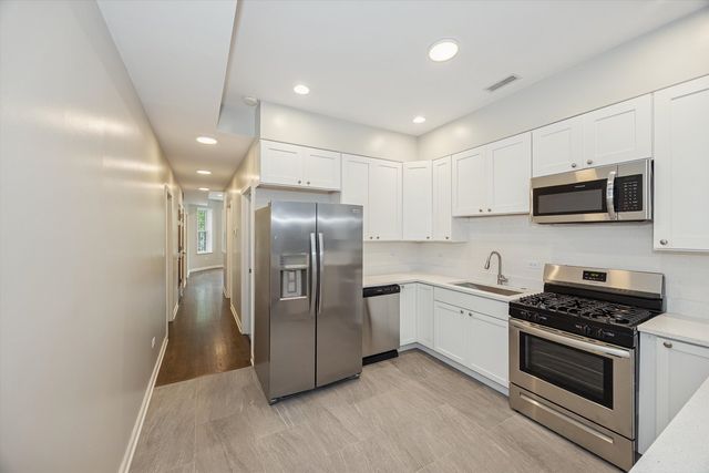 2008 W Addison Street 2, Chicago, IL 60618
