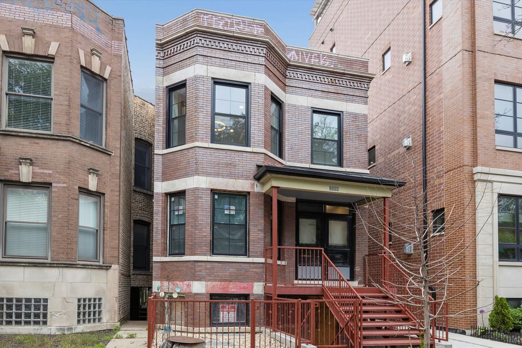 2008 W Addison Street 2, Chicago, IL 60618