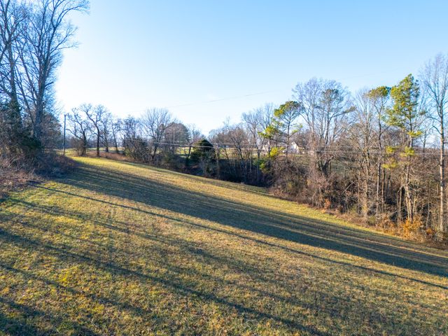 121 Mt Moriah Church Road, Portland, TN 37148