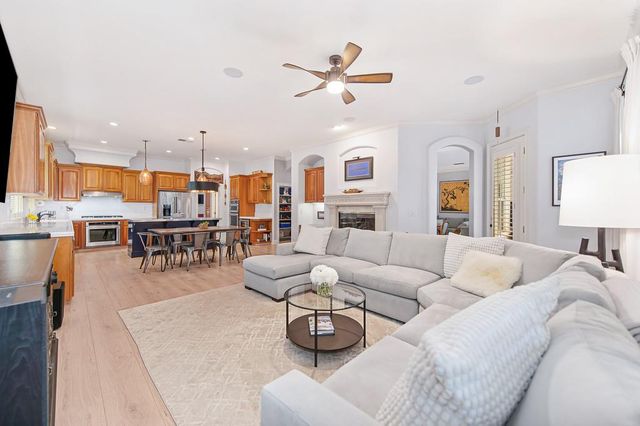 2129 Tarbolton Cir, Folsom, CA 95630