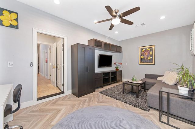 2129 Tarbolton Cir, Folsom, CA 95630