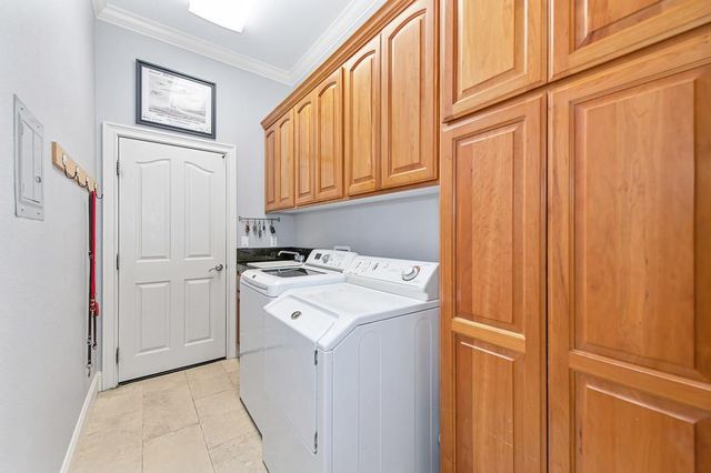 2129 Tarbolton Cir, Folsom, CA 95630