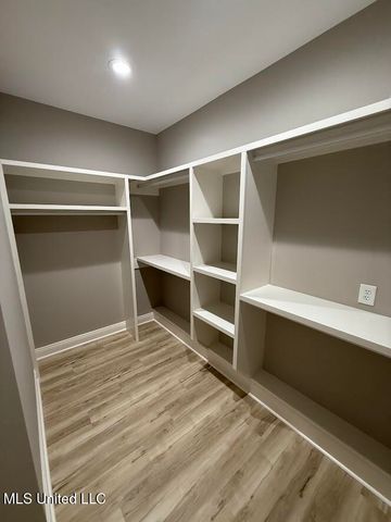 5350 Hoda Road, Kiln, MS 39556