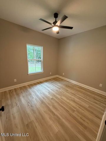 5350 Hoda Road, Kiln, MS 39556