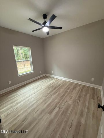 5350 Hoda Road, Kiln, MS 39556