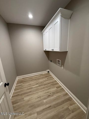 5350 Hoda Road, Kiln, MS 39556
