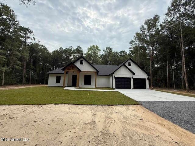 5350 Hoda Road, Kiln, MS 39556