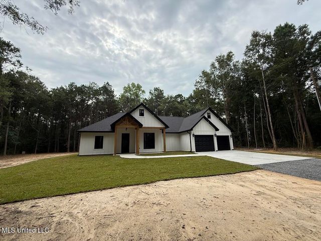 5350 Hoda Road, Kiln, MS 39556