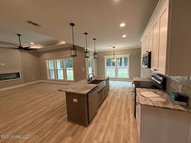 5350 Hoda Road, Kiln, MS 39556