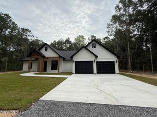 5350 Hoda Road, Kiln, MS 39556