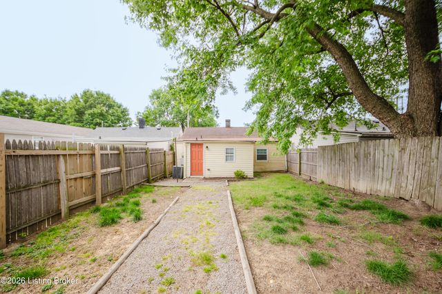 505 Warnock St, Louisville, KY 40217